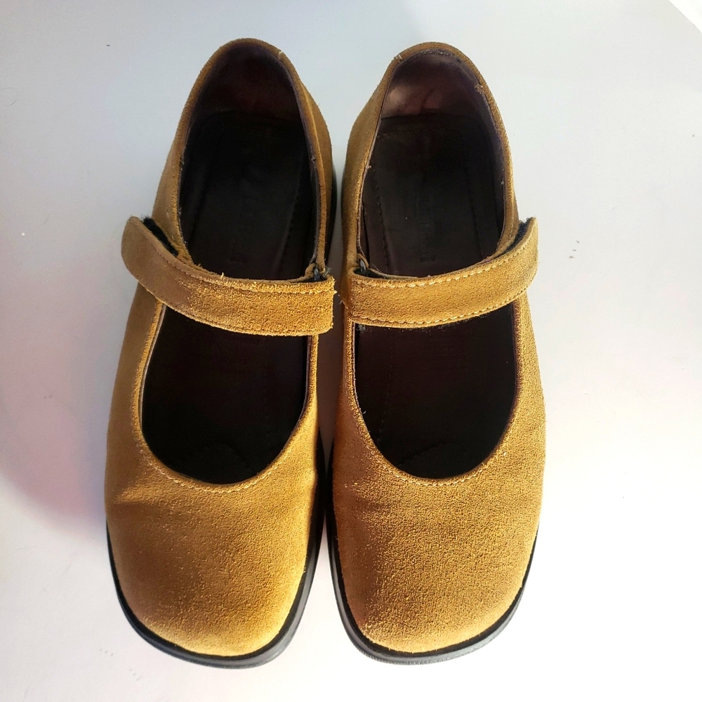 LL Bean Women's Mary Jane Comfort  Shoes Tan